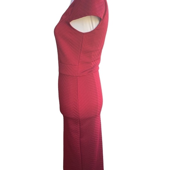 WINDSOR CAP SLEEVE BURGUNDY MIDI DRESS - Picture 7 of 9